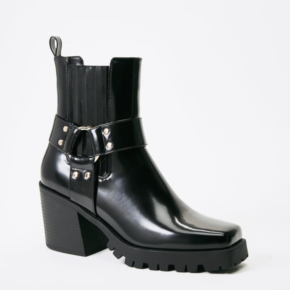 SHOE DAZZLE Black Ankle Boots Buckle Detail Lug Sole Moto Combat Shoes Size 9.5 - Picture 4 of 13